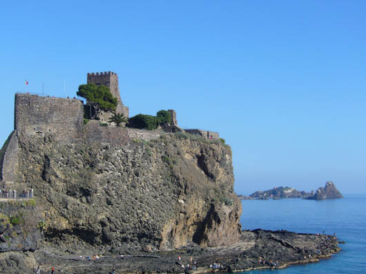 Aci Castello, castello normanno sul mare