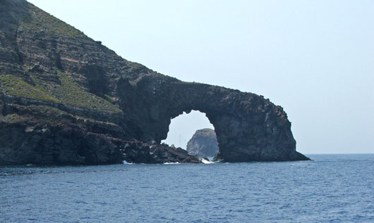 Arco naturale di Pollara - Salina